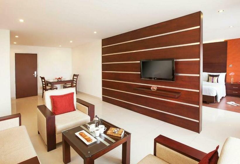 جناح برستيج, Sterling Munnar