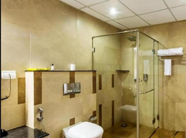 جناح برستيج, Sterling Munnar