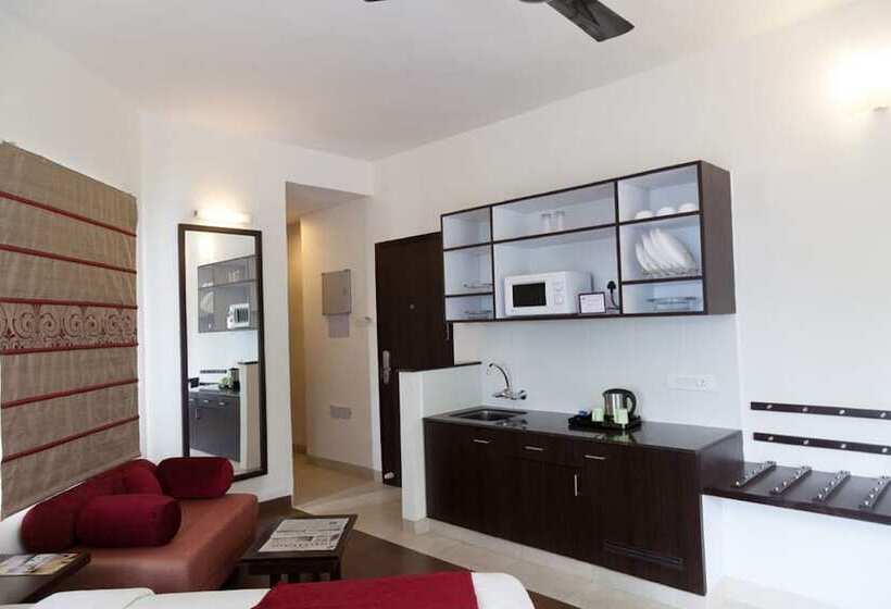 חדר פרמיום, Sterling Munnar