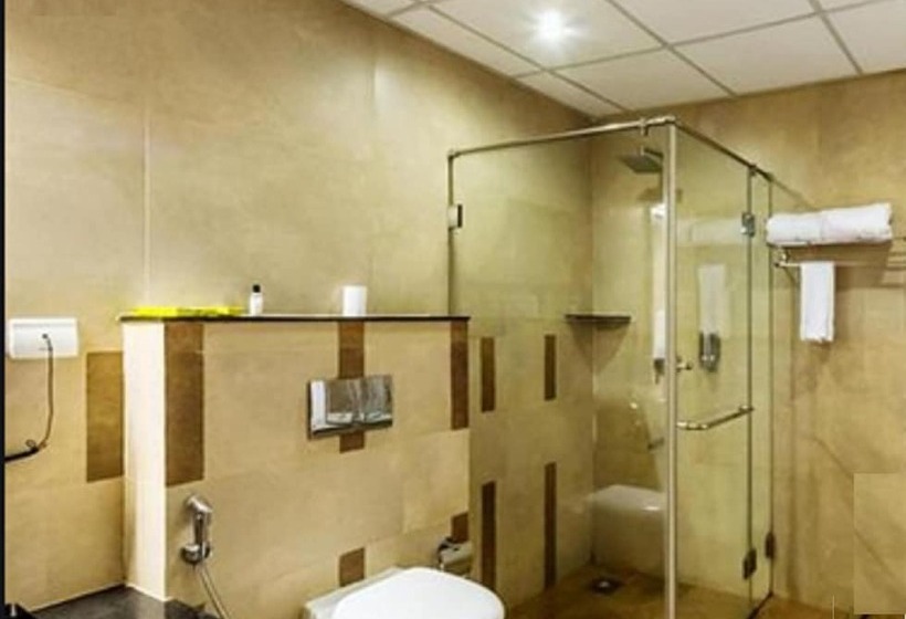 חדר פרמיום, Sterling Munnar