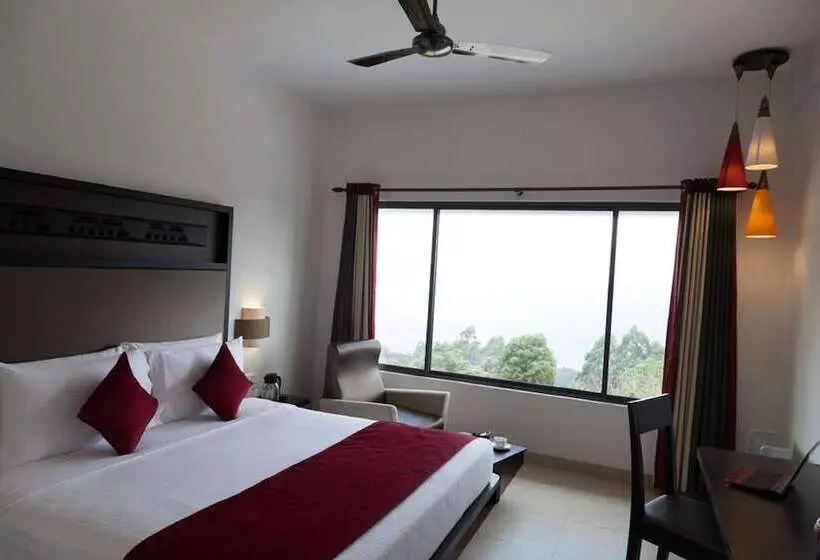 プレミアムルーム, Sterling Munnar