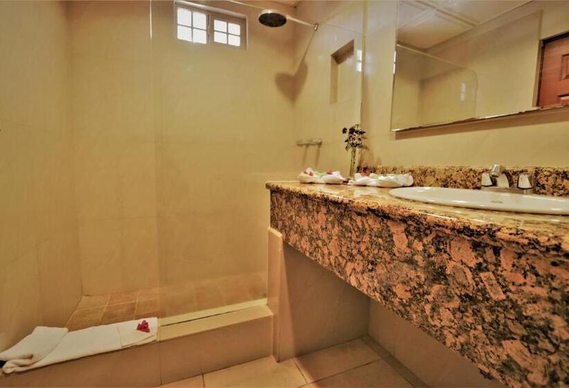 غرفة قياسية مطلّة علي النهر, Valle Del Rio