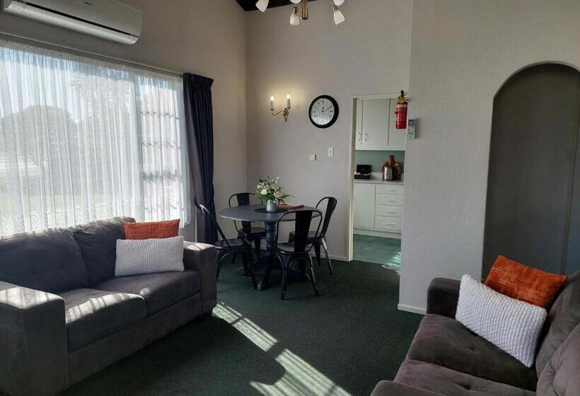 ２ベッドルームアパートメント, Colonial On Tay