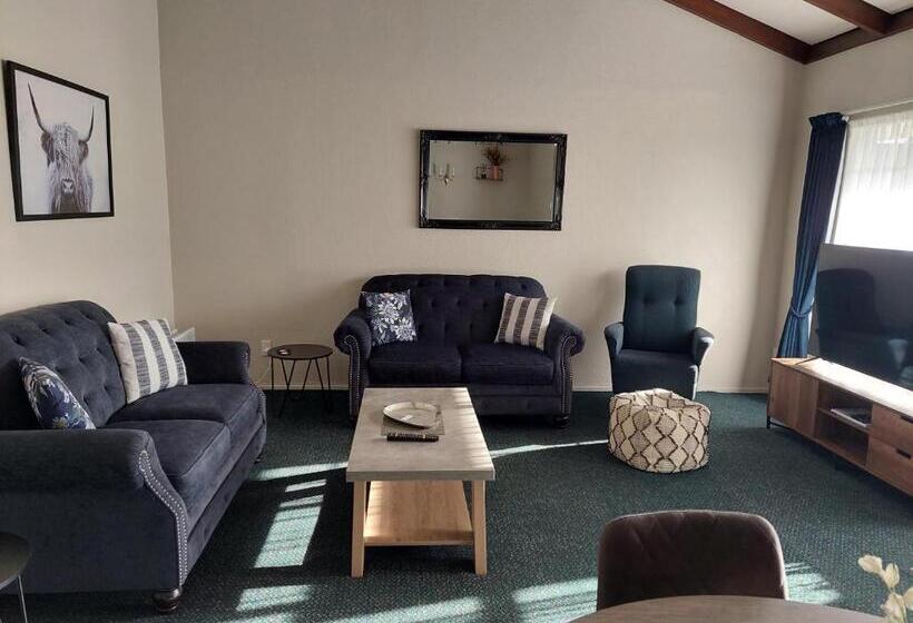 דירת אקזקיוטיב 2 חדרים, Colonial On Tay