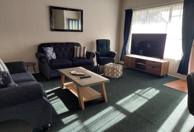 דירת אקזקיוטיב 2 חדרים, Colonial On Tay