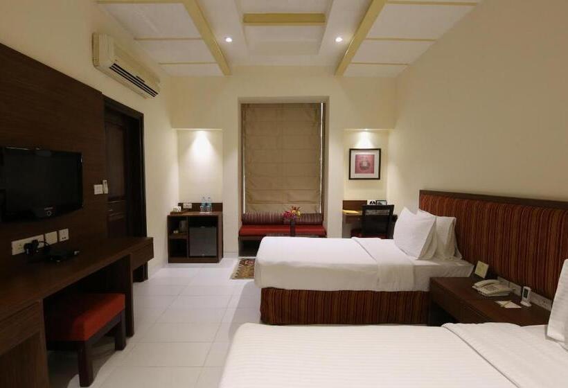 اتاق لوکس, Lemon Tree Hotel, Tarudhan Valley, Manesar