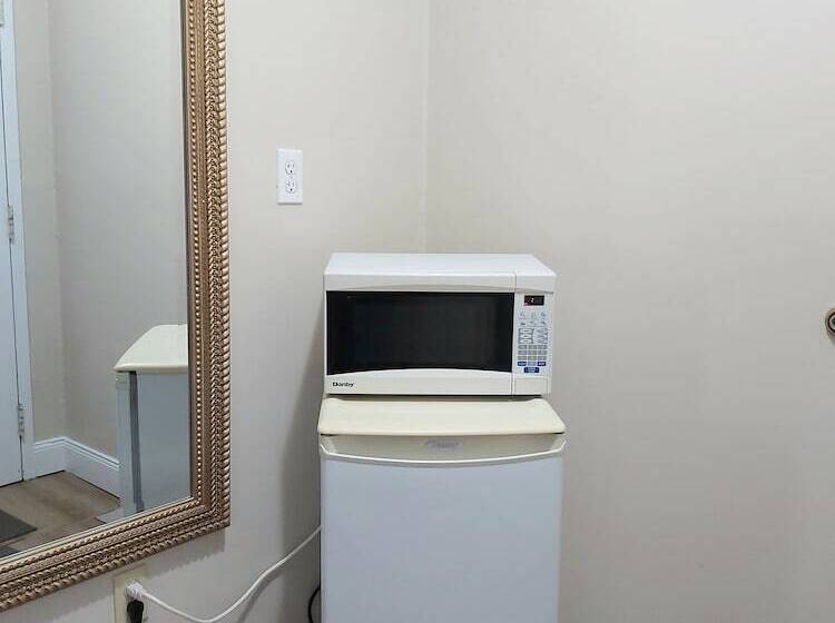 스탠다드 룸 더블 침대 2개, Seely's Motel