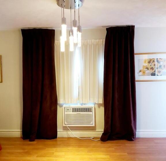 스위트, Seely's Motel