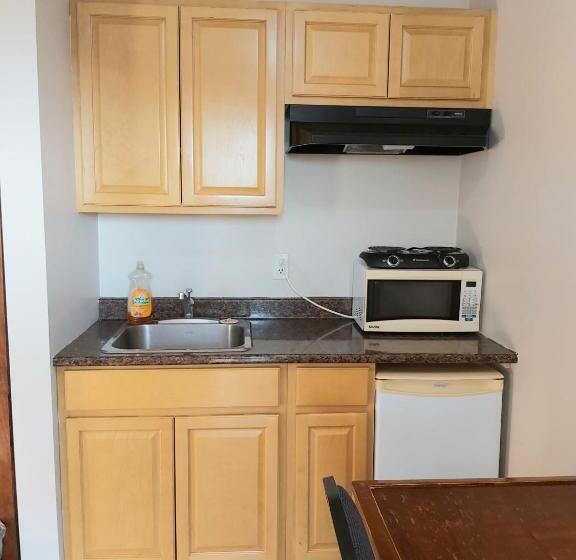 스탠다드 룸 더블 침대 2개, Seely's Motel