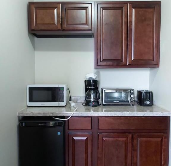 스탠다드 스튜디오, Seely's Motel