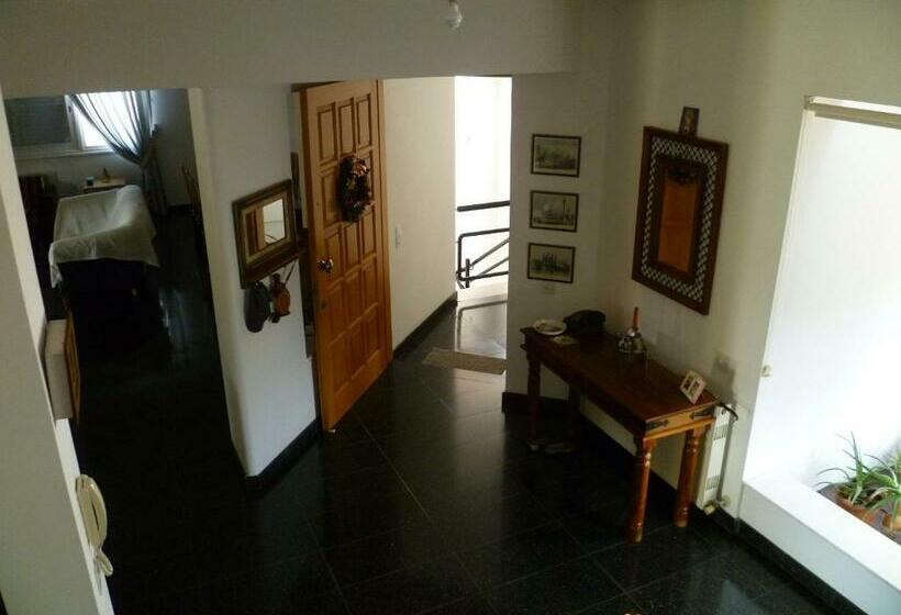 اتاق استاندارد, Room In Guest Room   Datacom House   The Sky Blue Room