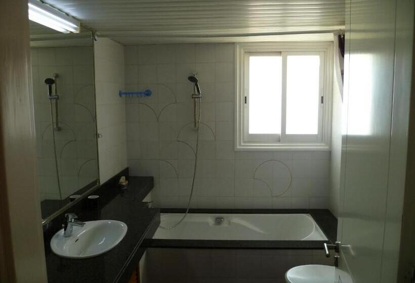 اتاق استاندارد, Room In Guest Room   Datacom House   The Sky Blue Room