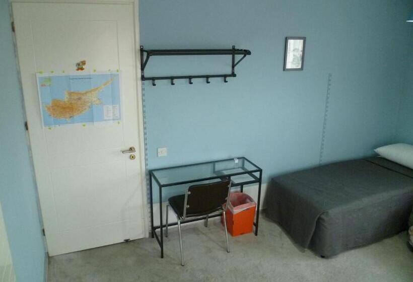 اتاق استاندارد, Room In Guest Room   Datacom House   The Sky Blue Room