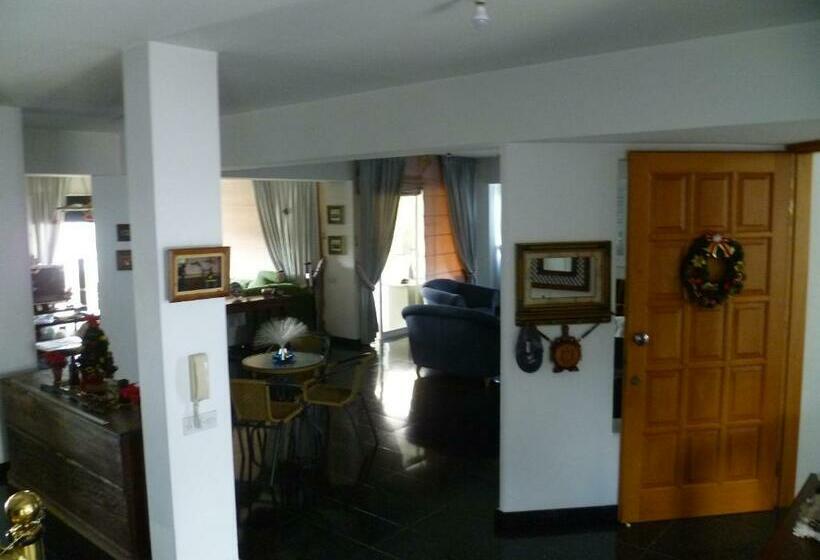 اتاق استاندارد, Room In Guest Room   Datacom House   The Sky Blue Room