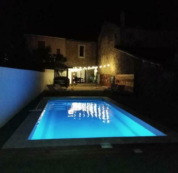 منزل 3 غرف نوم, Maison A Bizanet Avec Piscine