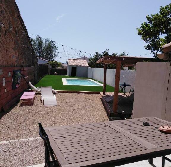 منزل 3 غرف نوم, Maison A Bizanet Avec Piscine