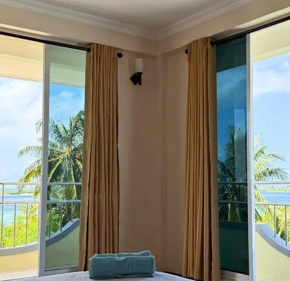 اتاق لوکس با بالکن و چشم‌انداز دریا, Noah Private Beach House