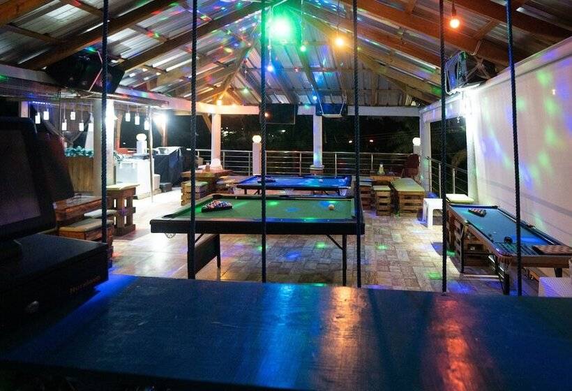 اتاق لوکس, Edma Aparta