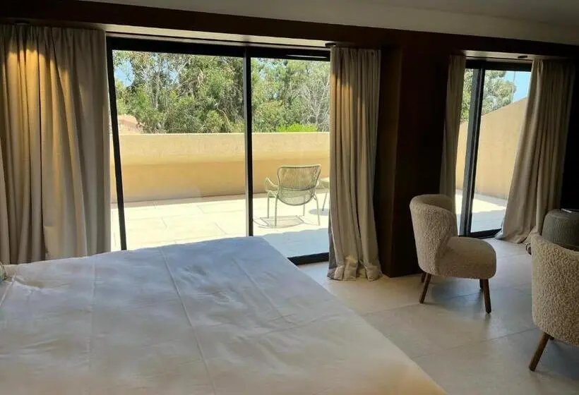 サイドシービュージュニアスイート, Hôtel Spa & Restaurant   Son De Mar