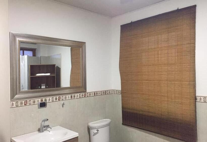 غرفة قياسية مزوَّدة بجاكوزي, Villa Mercedes Colonial