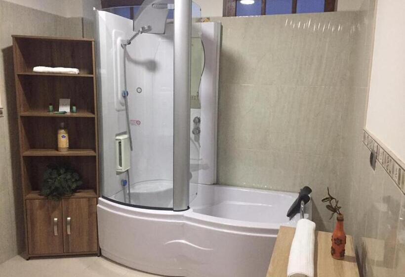 غرفة قياسية مزوَّدة بجاكوزي, Villa Mercedes Colonial