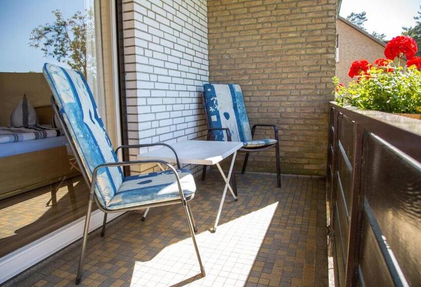 غرفة قياسية مزوَّدة بشُرفة, Pension Am Hardausee