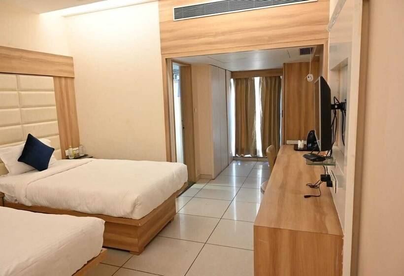 Номер Deluxe, Rang Lords Inn Bharuch