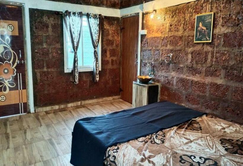 Трехместный Номер Классика, Oyo 85889 Sayali Holidays