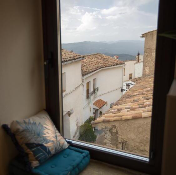 חדר סטנדרט, Poeta Jorge Manrique