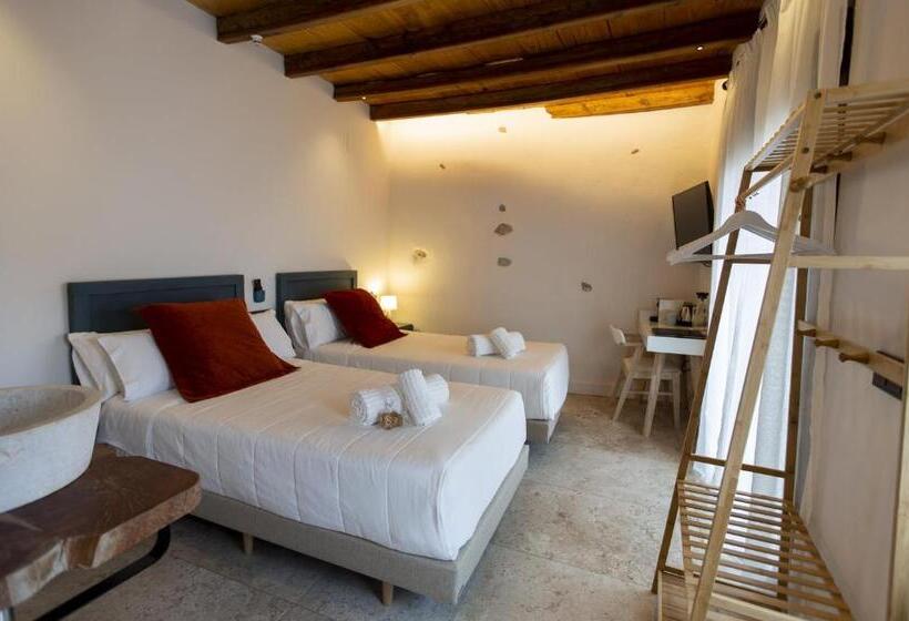 חדר סטנדרט, Poeta Jorge Manrique