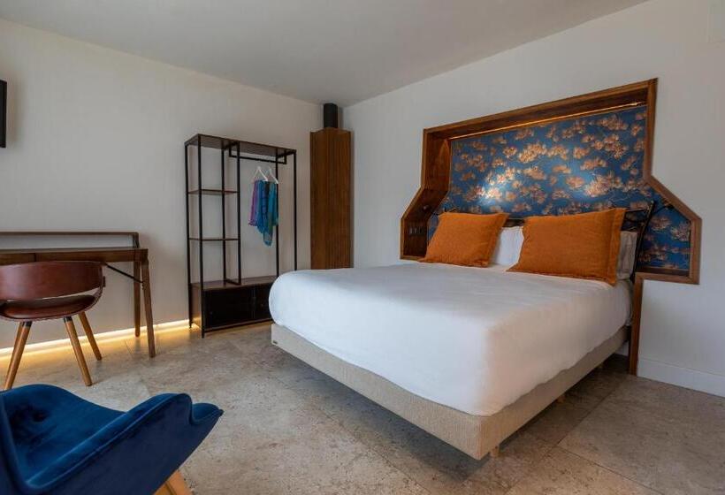 חדר סטנדרט עם מיטת קינג, Poeta Jorge Manrique