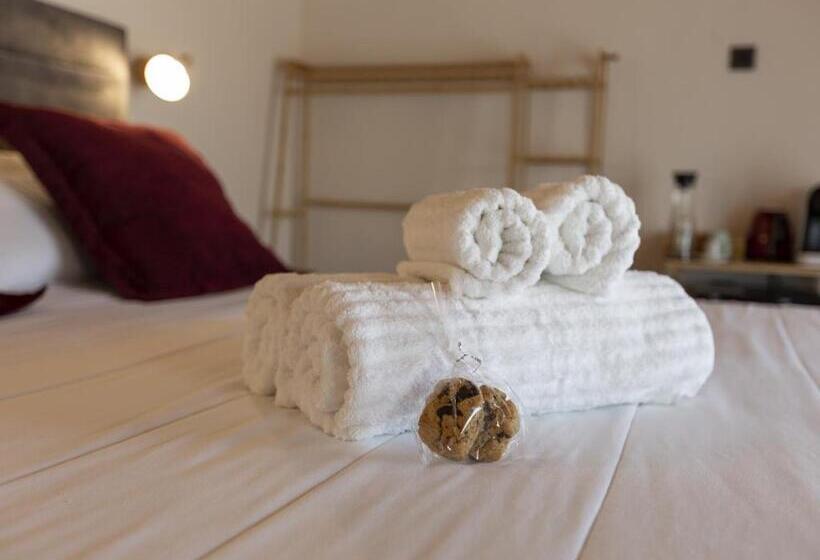 חדר סופריור, Poeta Jorge Manrique