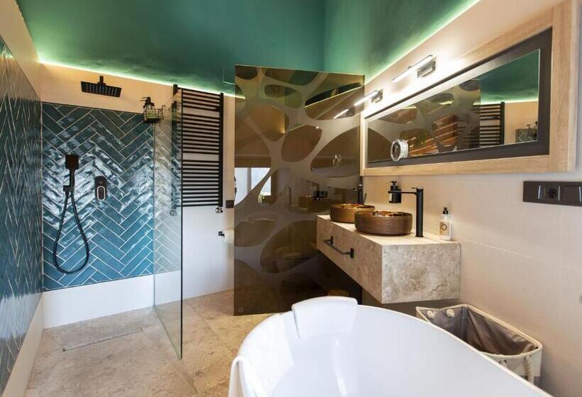 חדר סופריור עם מיטת קינג, Poeta Jorge Manrique