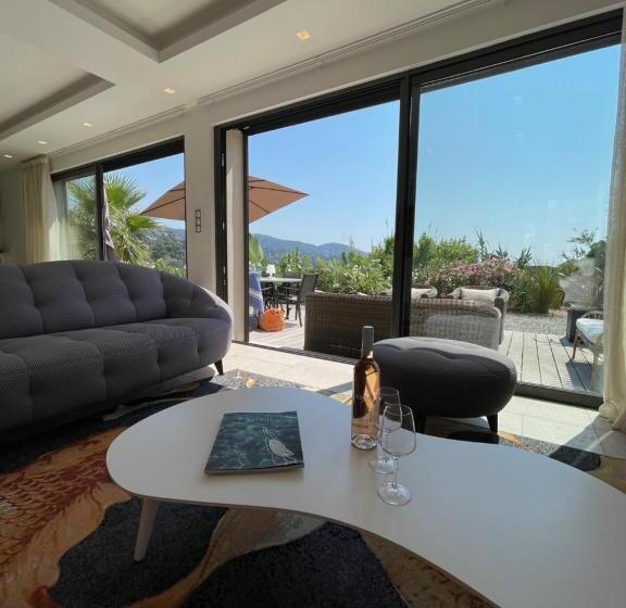 جناح مزود بتراس, Akwabay   Les Villas Du Cap