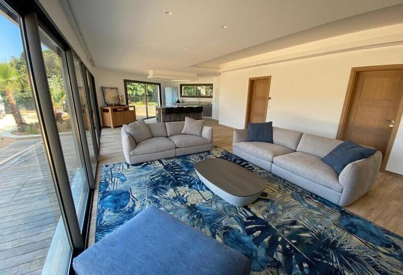 جناح مزود بتراس, Akwabay   Les Villas Du Cap