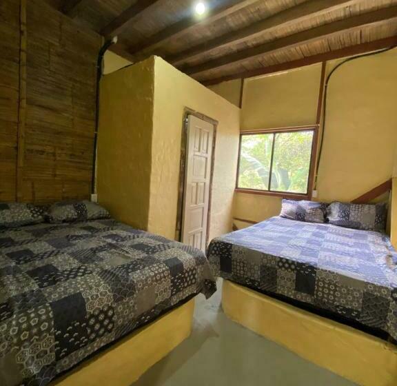 غرفة قياسية ثلاثية, Check Inn Olón