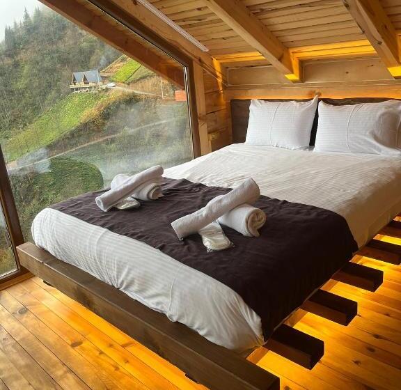 חדר סטנדרט לשלושה, Oşvacu Dağ Evleri