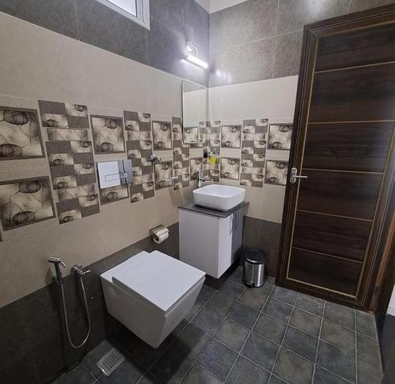 이그제큐티브 스위트, Paadi Holidays Ramakkalmedu