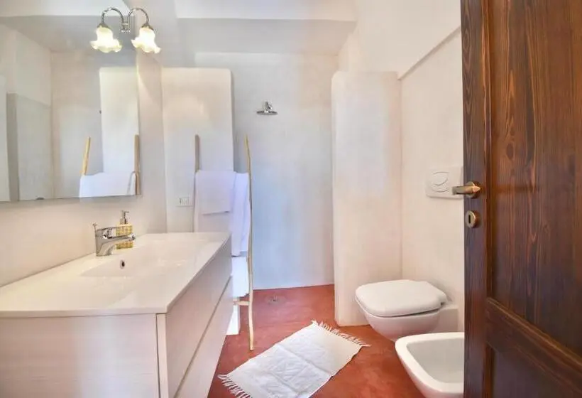 اتاق لوکس با تخت بزرگ, Tenuta Bukkuram