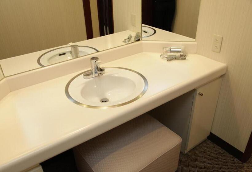 جناح جونيور, Den S Hotel Yonezawa