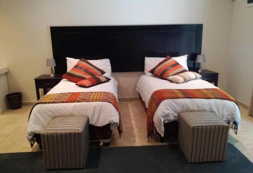 标准间, Cedar Rest Boutique