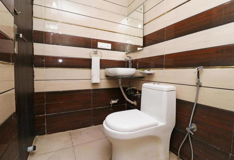 اتاق سوپریور, Airport Hotel Shivaka Inn