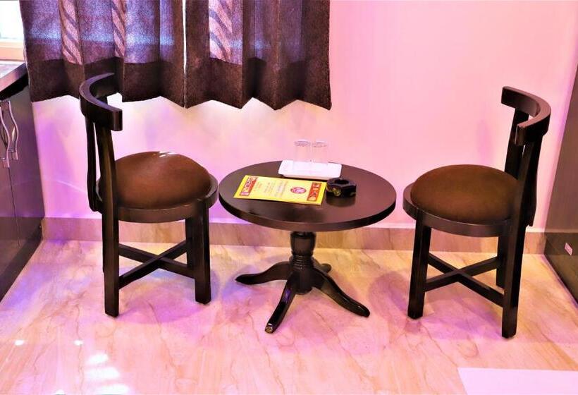 اتاق سوپریور, Airport Hotel Shivaka Inn