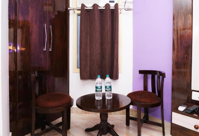 اتاق لوکس, Airport Hotel Shivaka Inn