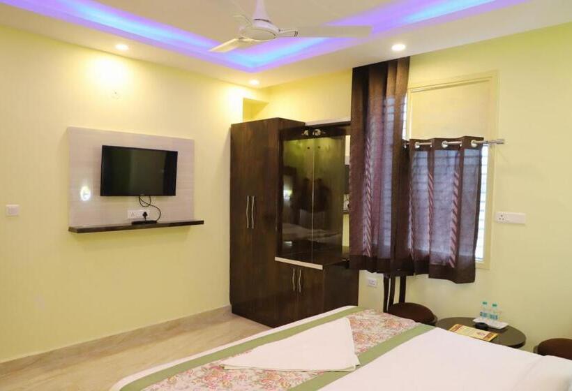 اتاق لوکس, Airport Hotel Shivaka Inn