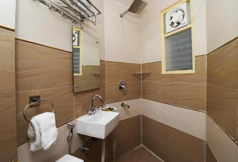 اتاق لوکس, Airport Hotel Shivaka Inn