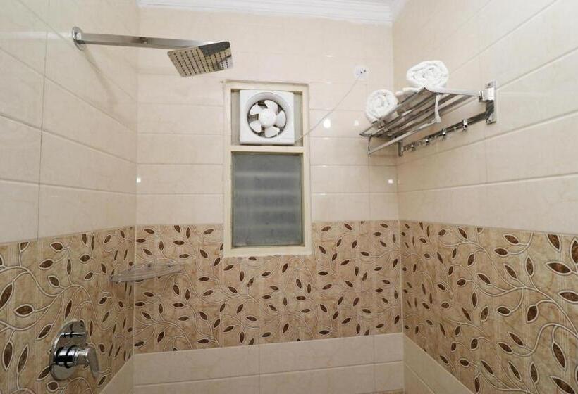 اتاق خانوادگی, Airport Hotel Shivaka Inn