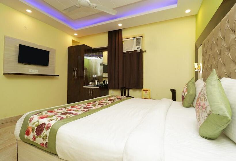 اتاق سوپریور, Airport Hotel Shivaka Inn