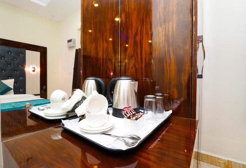 اتاق خانوادگی, Airport Hotel Shivaka Inn