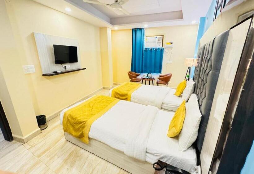 اتاق سوپریور, Airport Hotel Shivaka Inn